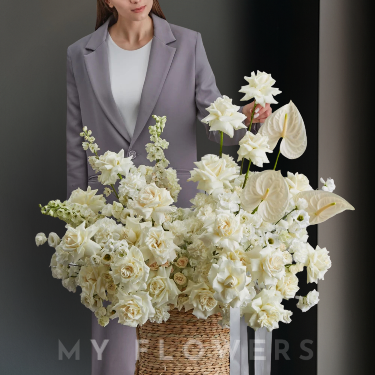 Цветы в корзине