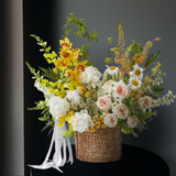 Цветы в корзине