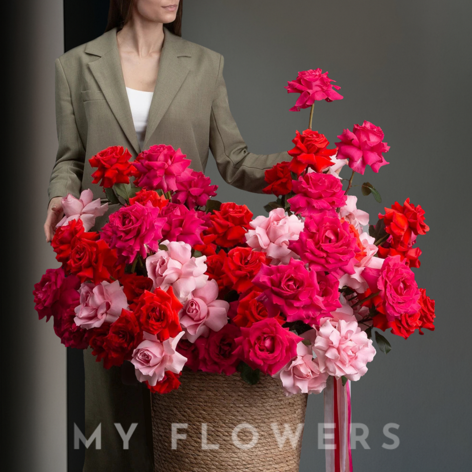 Розы в корзине